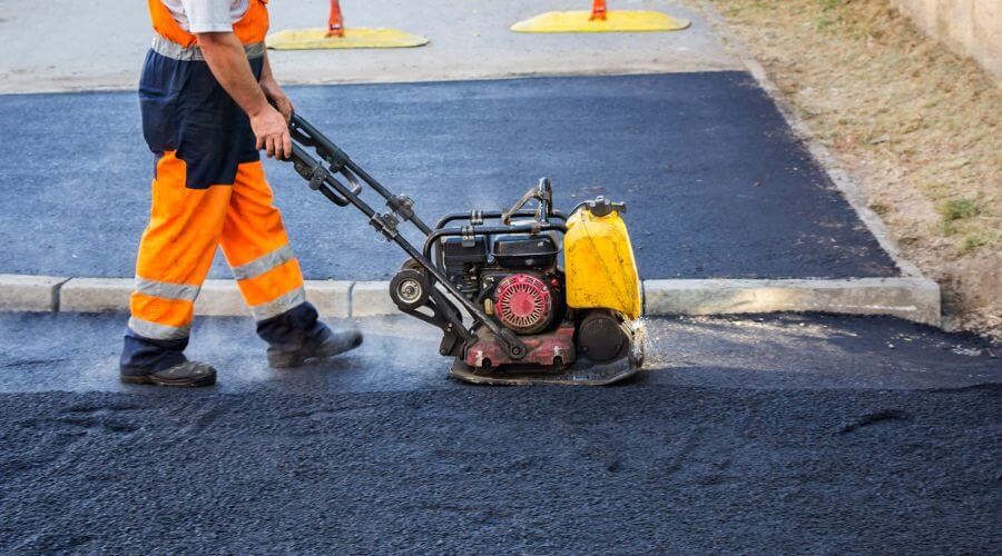 Professional gutter cleaning in Mulberry, KS